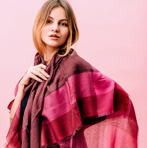 <strong>Итальянский натуральный шарф</strong> - изюминка вашего изысканного образа.